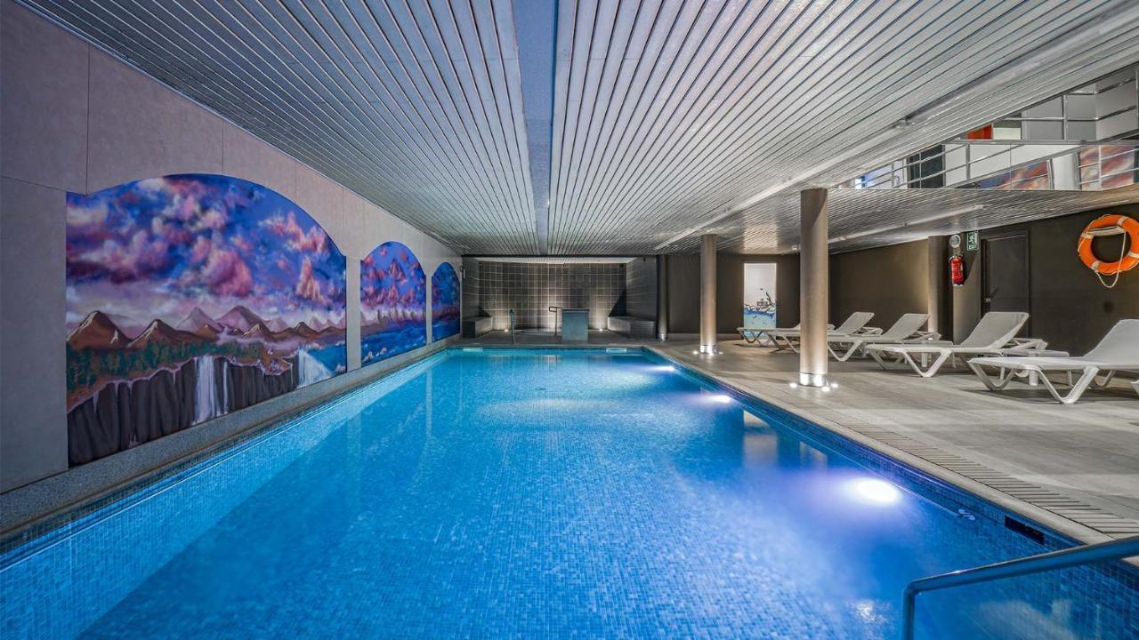 Hotel Roc Blanc & 4*